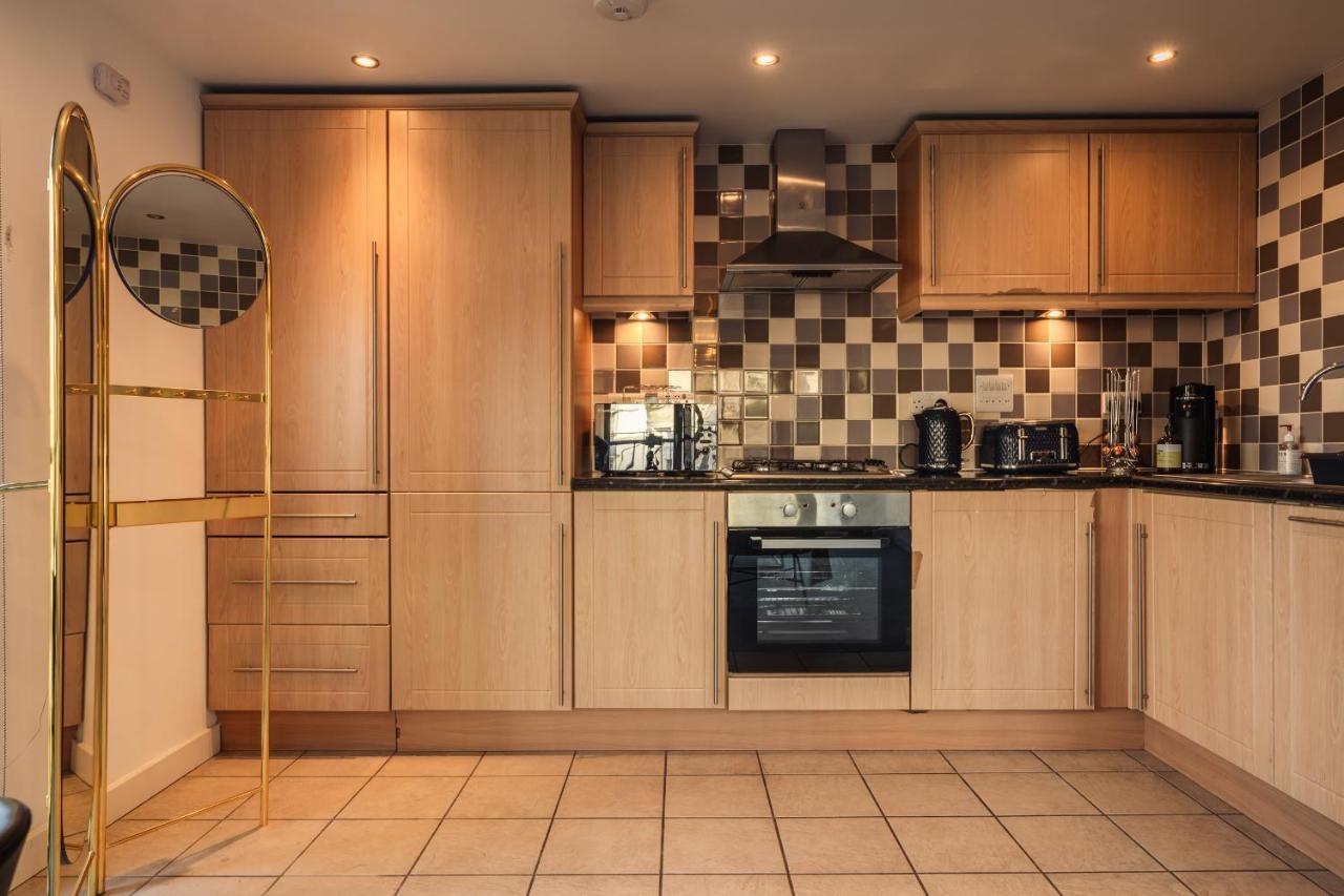 City View - A Stunning 2 Bed Apartment Glasgow Bagian luar foto